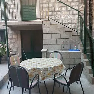 Lucijan Apartament Kaštela